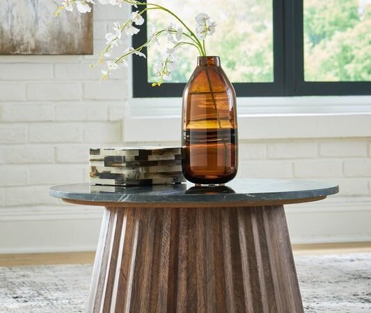 A4000601 - Cocktail Table