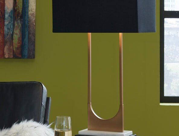 L208254 - Table Lamp